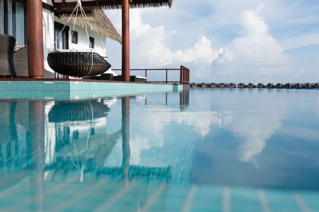 maldives, hotel, pool-5837109.jpg